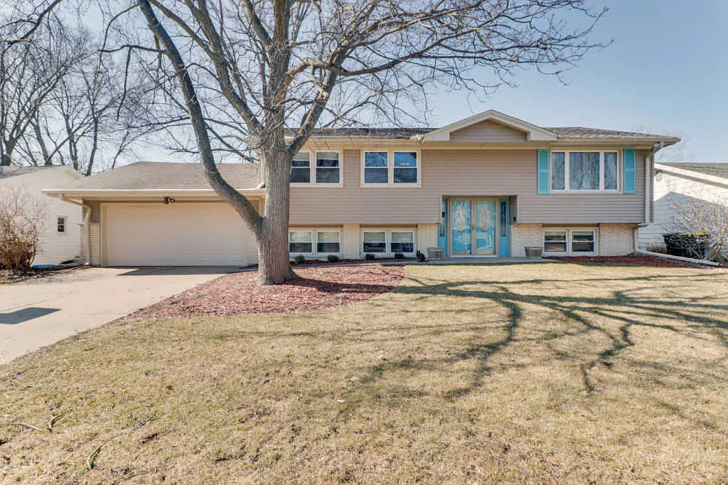 713 Kathleen Dr photo 1