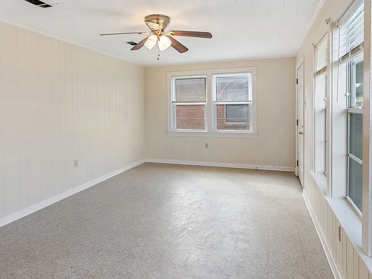 631 Michigan Ave — Photo 3