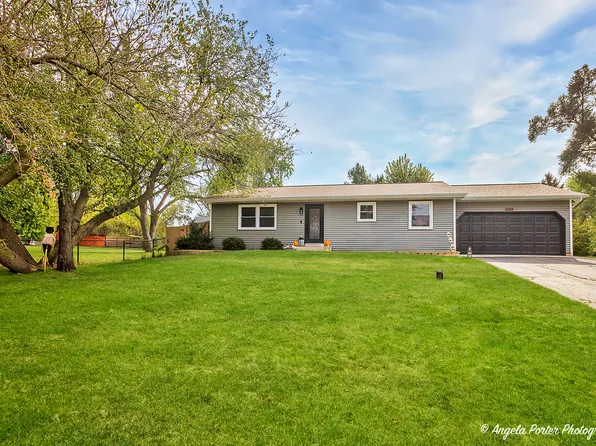 209 Cass St, Spring Grove, IL 60081