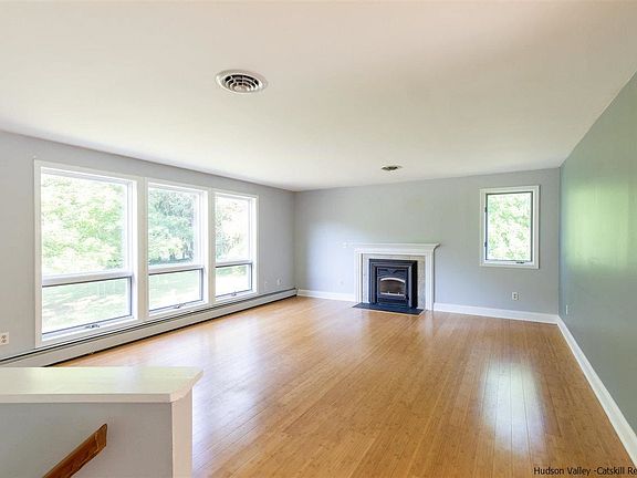 4th image of 9 Shawangunk View Dr