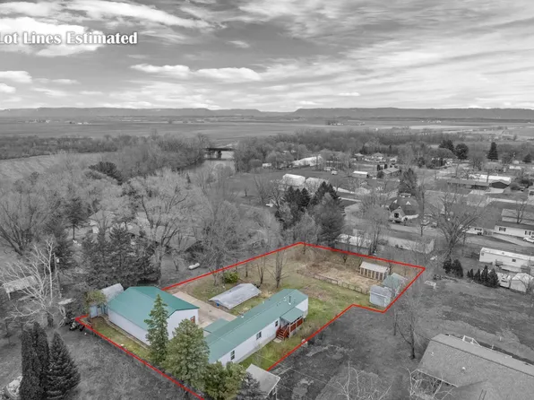 440 N 1st St, Kellogg, MN 55945