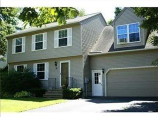 15 Garrison Oaks Dr, Kennebunk, ME 04043