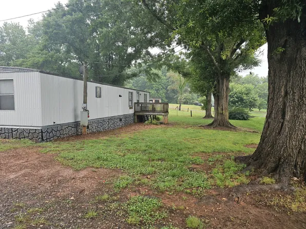 2390 Skyview Ln, Denver, NC 28092
