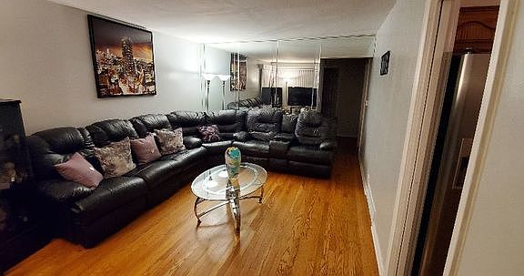 4th image of 130 Hyde Park Ave