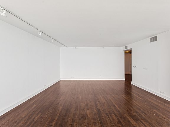 5th image of 1040 N Lake Shore Dr APT 34C