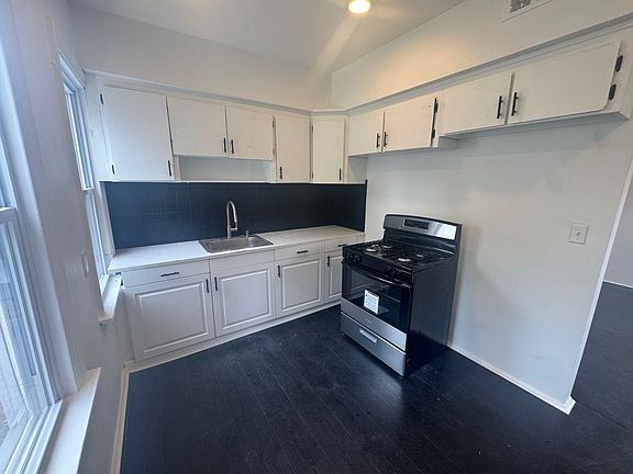 3rd image of 3328 Denison Ave #3