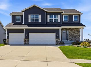 2408 Nature Ridge Dr NW, Palo, IA 52324