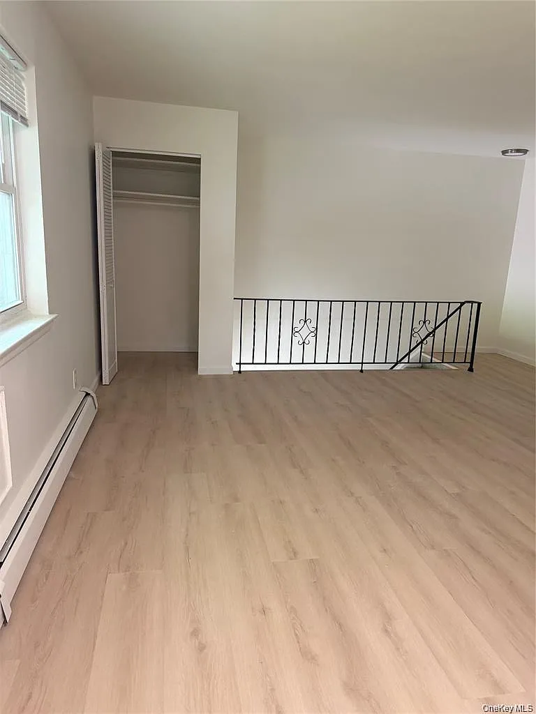 8 Colonial Dr — Photo 1