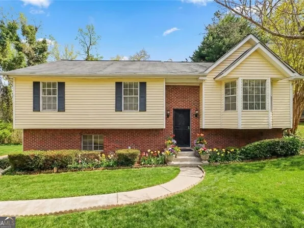 6811 Edmonton Ct, Lithonia, GA 30058
