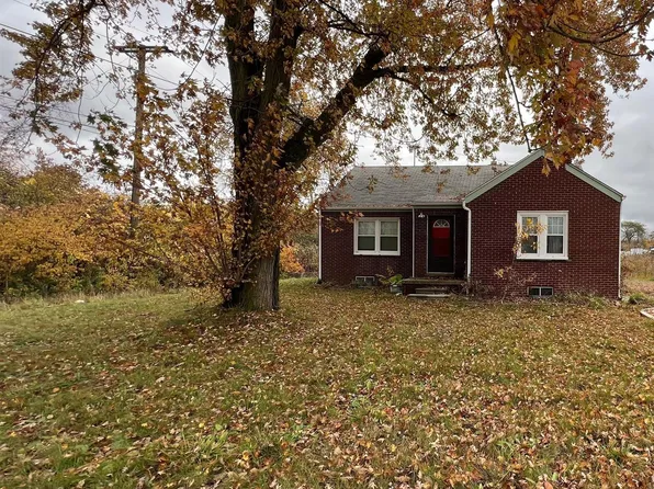 5647 Hoover St, Trenton, MI 48183