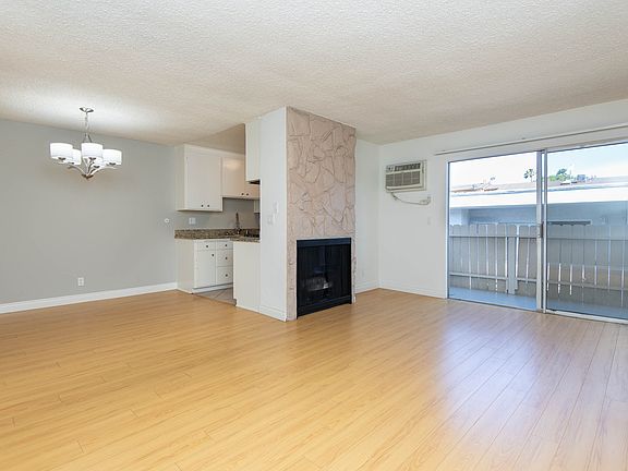 2nd image of 3646 Mentone Ave APT 6