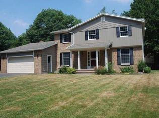 265 Laurelwood Dr, Rochester, NY 14626