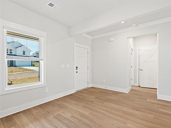 4th image of 106 Veracruz Ct