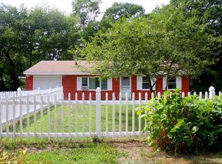 7 Powder Horn Ln, Ledyard, CT 06339