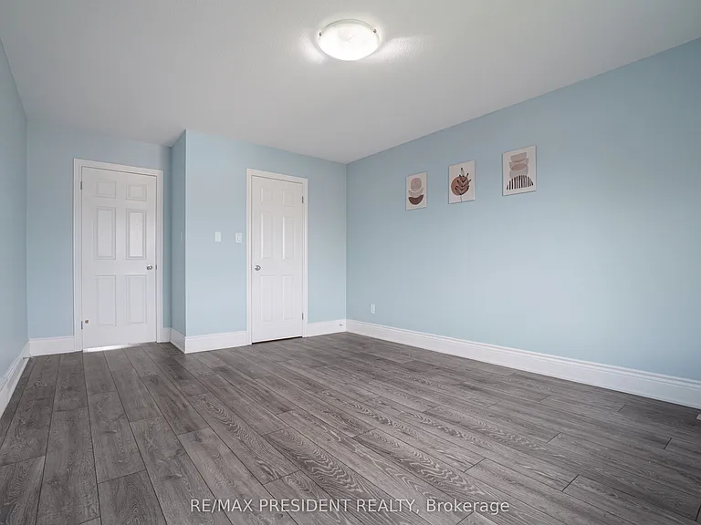 1565 Mickleborough Ct — Photo 21