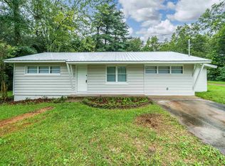 898 Fairview Dr, Arab, AL 35016