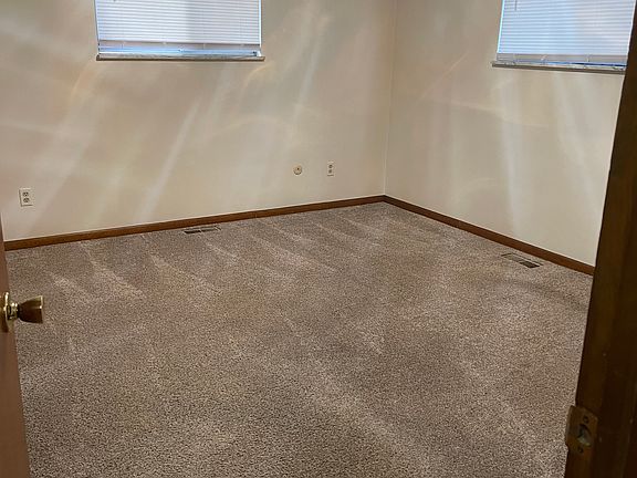 5th image of 571 Charlotte Ave #571