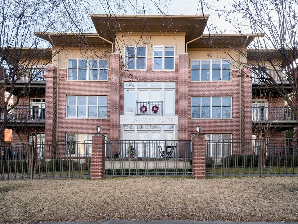 515 E Capitol Ave #207