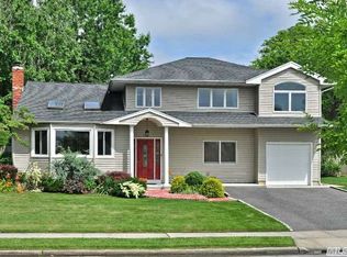 23 Fresno Dr, Plainview, NY 11803