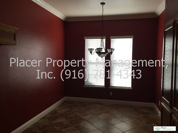 3rd image of 108 Amber Waves Ct