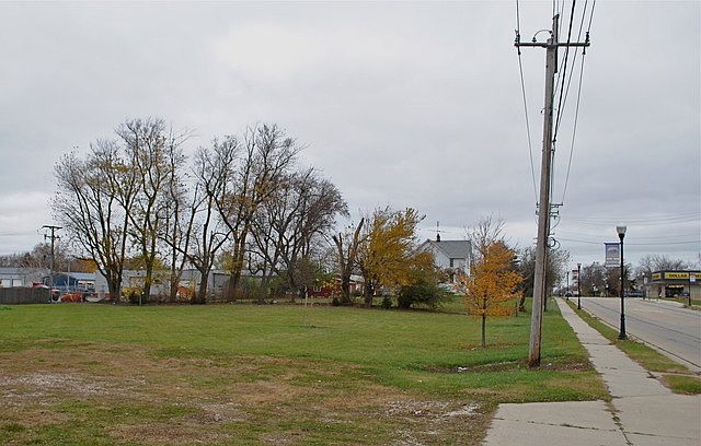 2nd image of 269 S Somonauk Rd