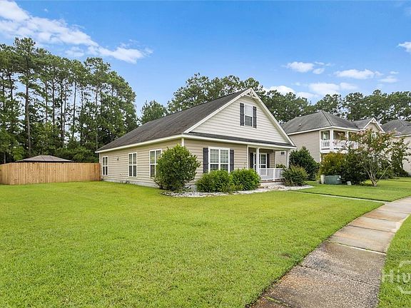 3rd image of 10 Arbors Circle