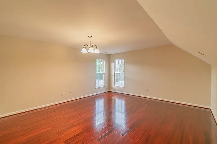 4057 Buckingham Dr — Photo 5