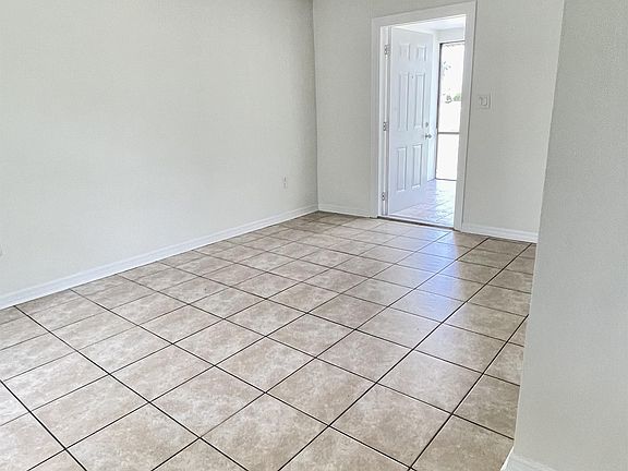 3rd image of 230 SW 47th Ter APT 2