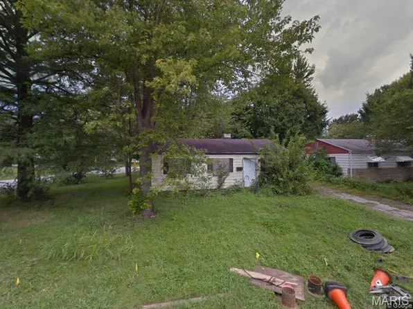 1071 Saint Margaret Dr, Cahokia, IL 62206