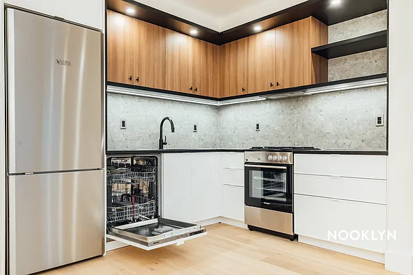 Rented by Nooklyn NYC LLC | media 30