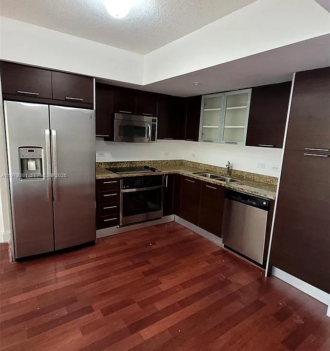 41 SE 5th St #709