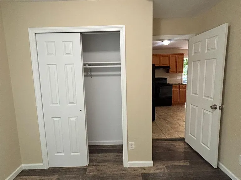 1121 Woodcrest Ave — Photo 10