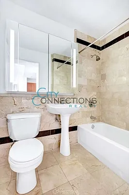 Rented by City Connections Realty | media 4