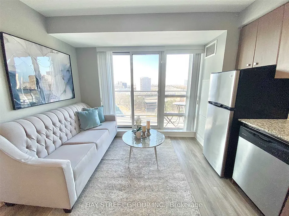2015 Sheppard Ave E #801