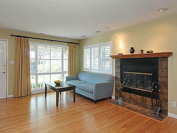 4th image of 4575 Grimsby Dr