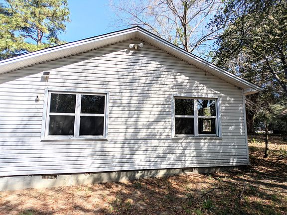 3rd image of 34 Webb Ave