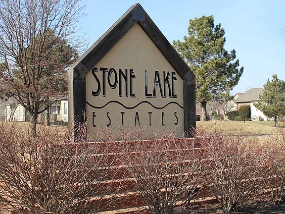 2nd image of 517 E Stone Lake Ct