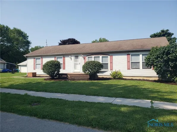 2139 Arkansas St, Oregon, OH 43616