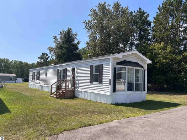 1147 Barnswood Ct, Mount Pleasant, MI 48858