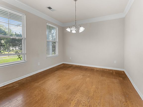 3rd image of 335 Sanctuary Park Dr