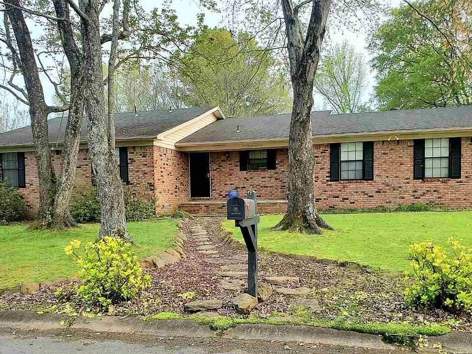 1st image of 9 Whippoorwill Dr