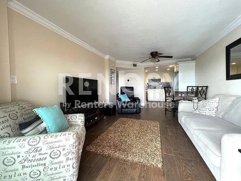 51 Island Way #906 — Photo 2
