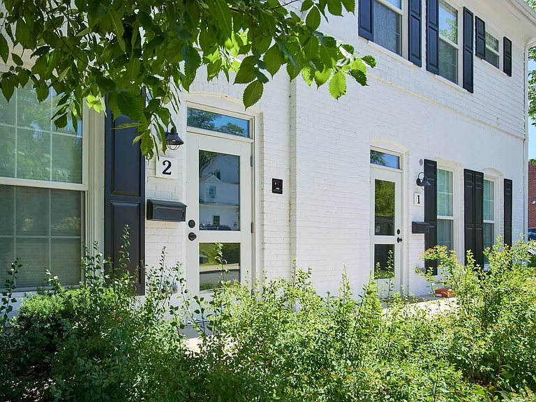 784 Farmington Ave — Photo 1