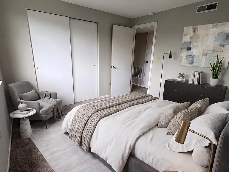 St. Clair Woods Apartments — Photo 9