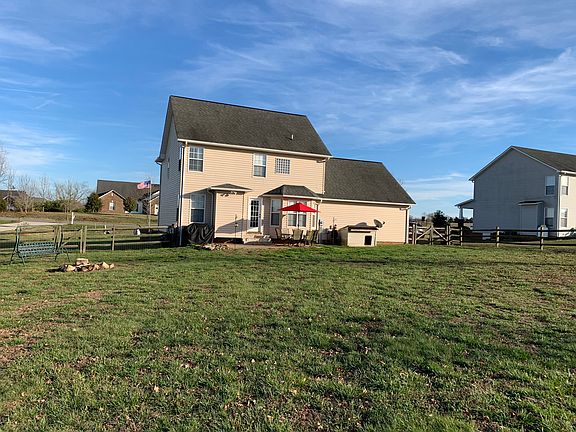 3rd image of 173 Green Gable Ln
