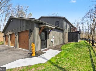60 Stoner Dr, Shermans Dale, PA 17090