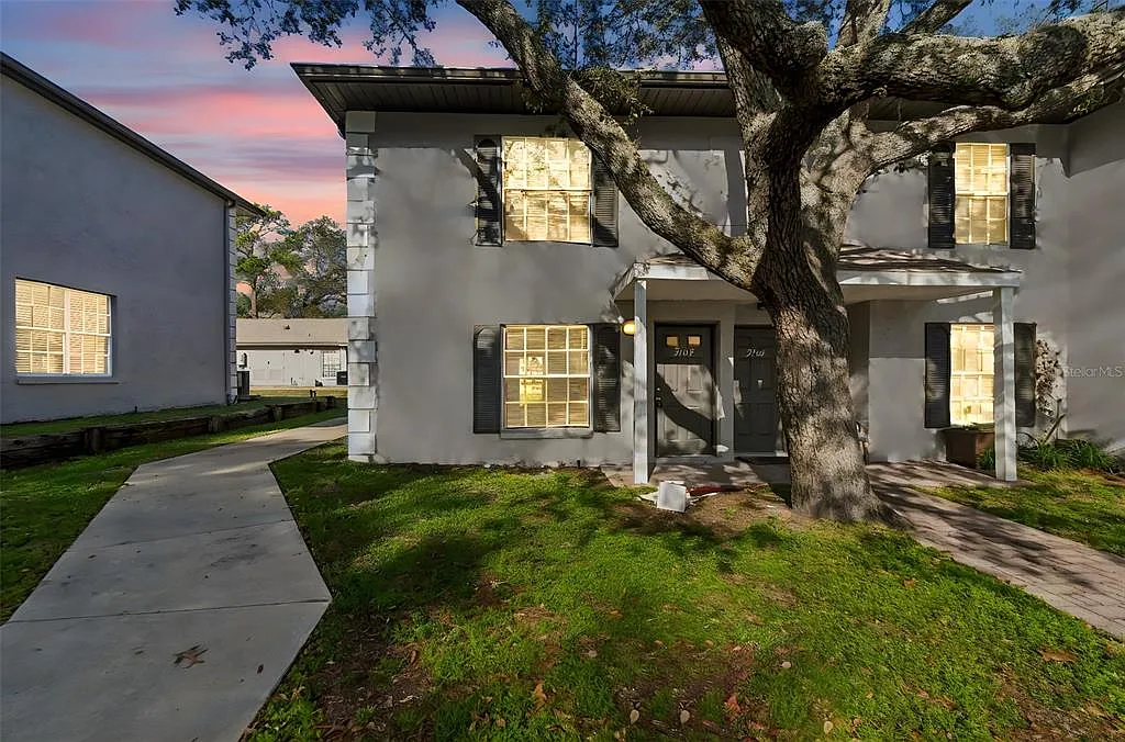 3 bed, 2.5 bath, 1368 sqft, $2,000 — Photo 1