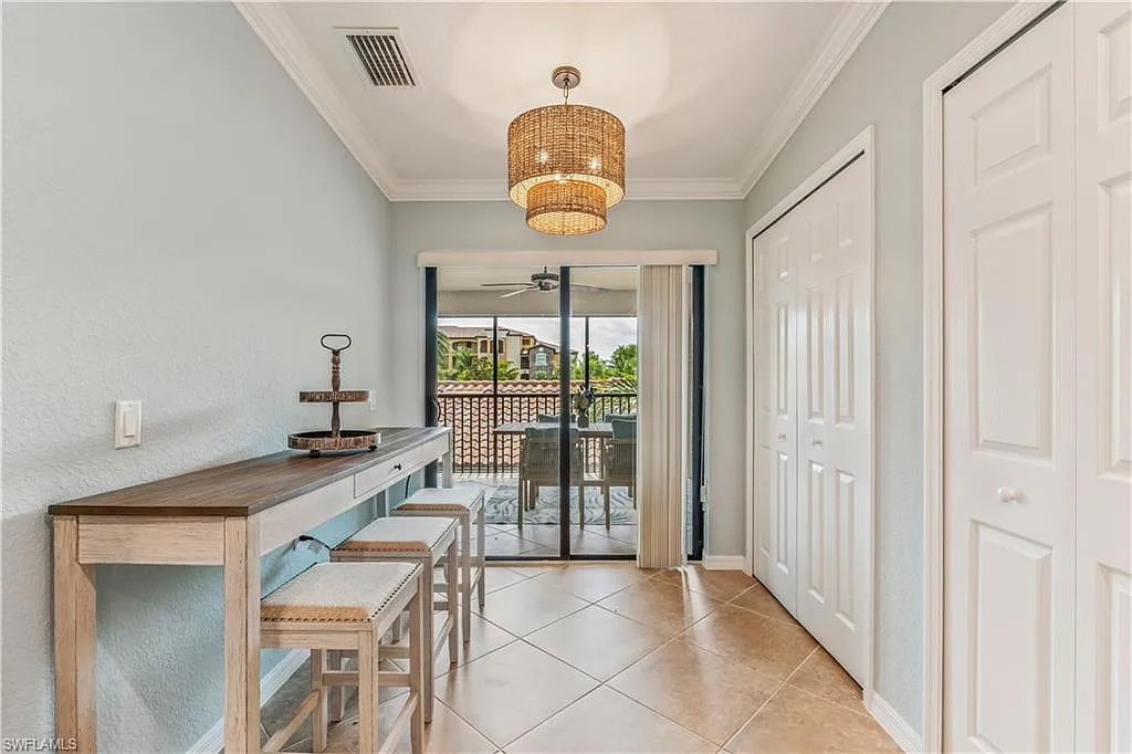 2 bed, 2.0 bath, 1366 sqft, $8,500 — Photo 3