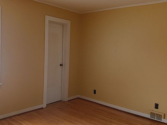 3rd image of 107 Scott St APT 101 & 201