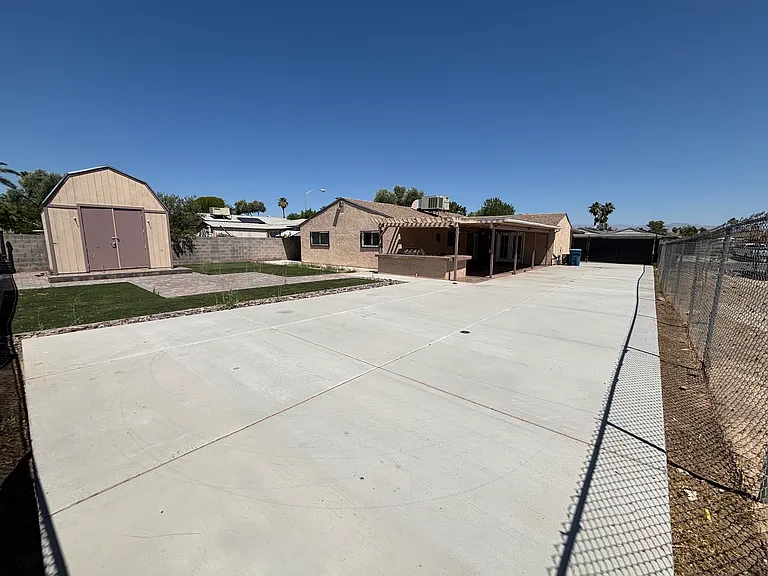 5631 Winchester Ct — Photo 4